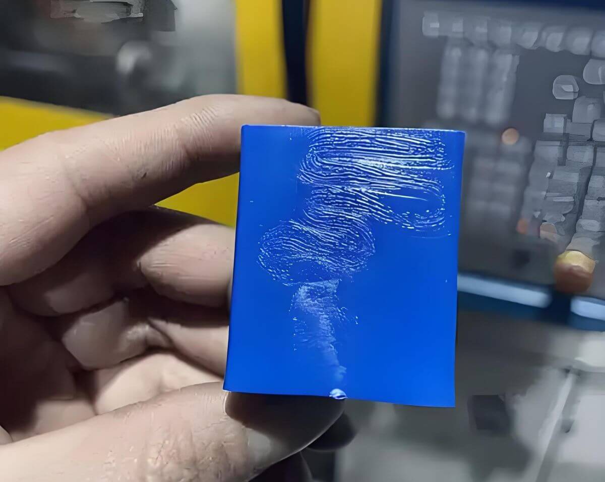plastic-moulding-problems-flow-mark-snake-flow-pattern